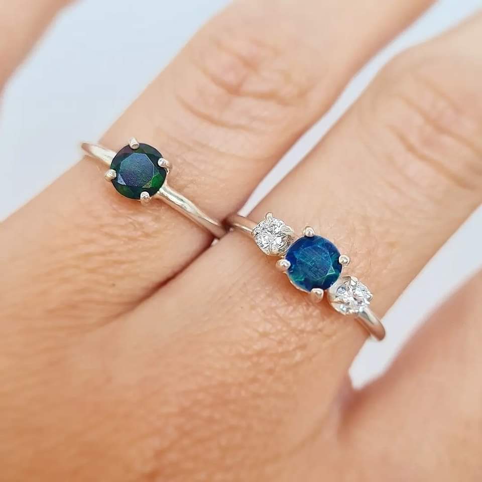 ÓPALO NEGRO CON ZIRCONIAS