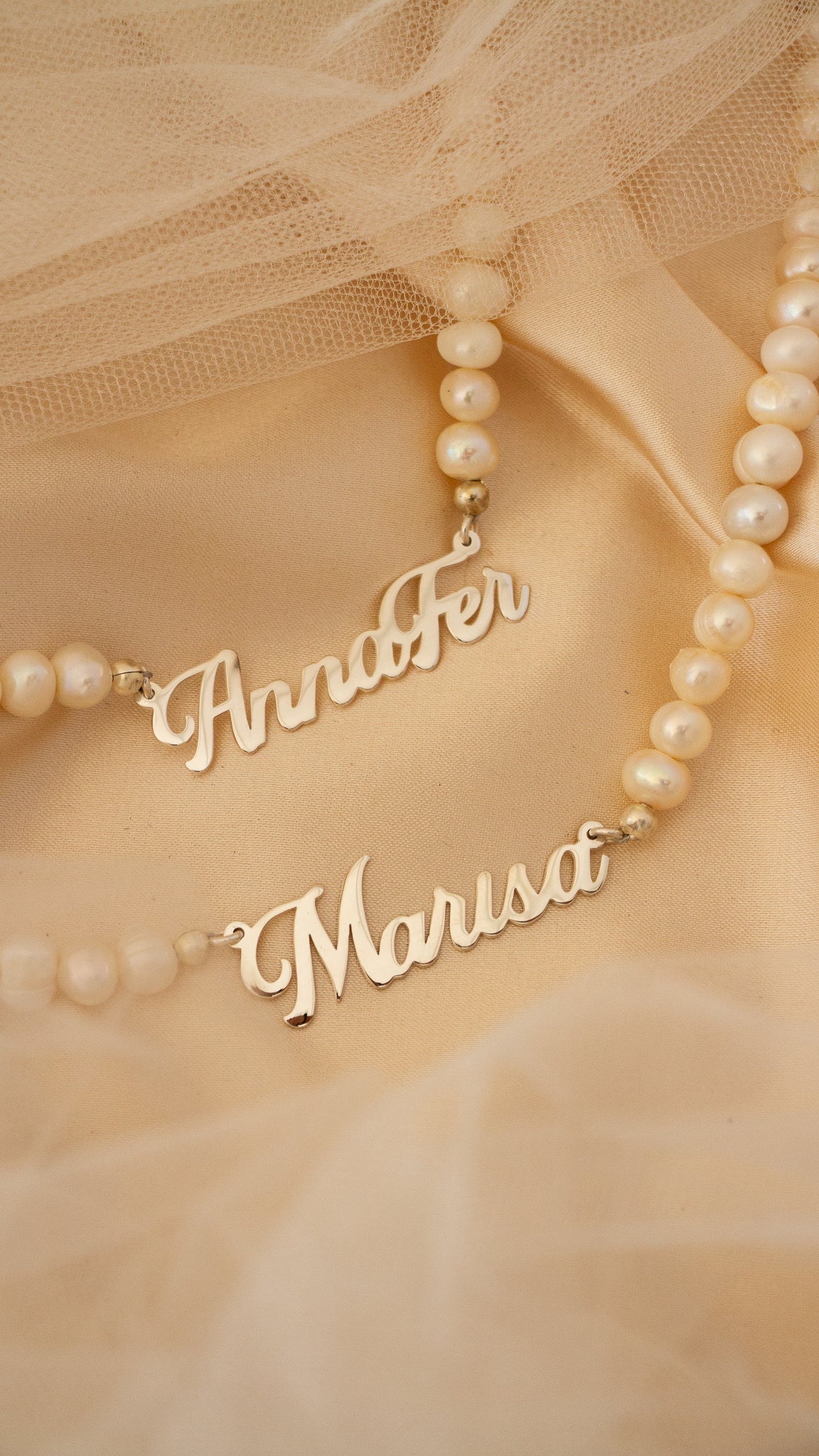 PALABRA PERSONALIZADA EN PLATA Y PERLAS