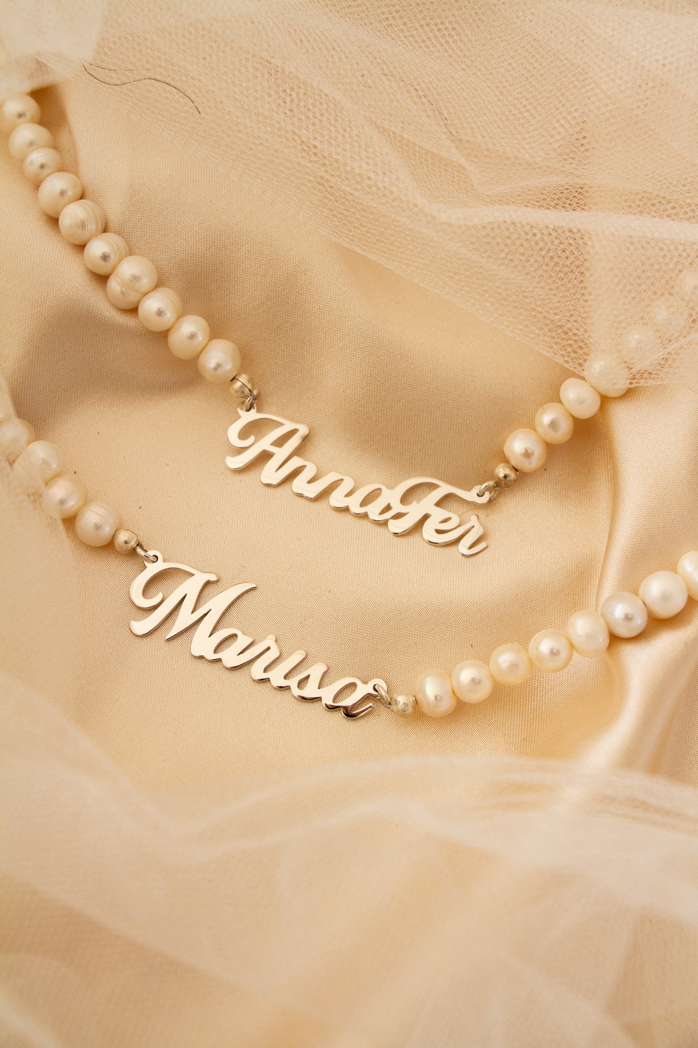 PALABRA PERSONALIZADA EN PLATA Y PERLAS