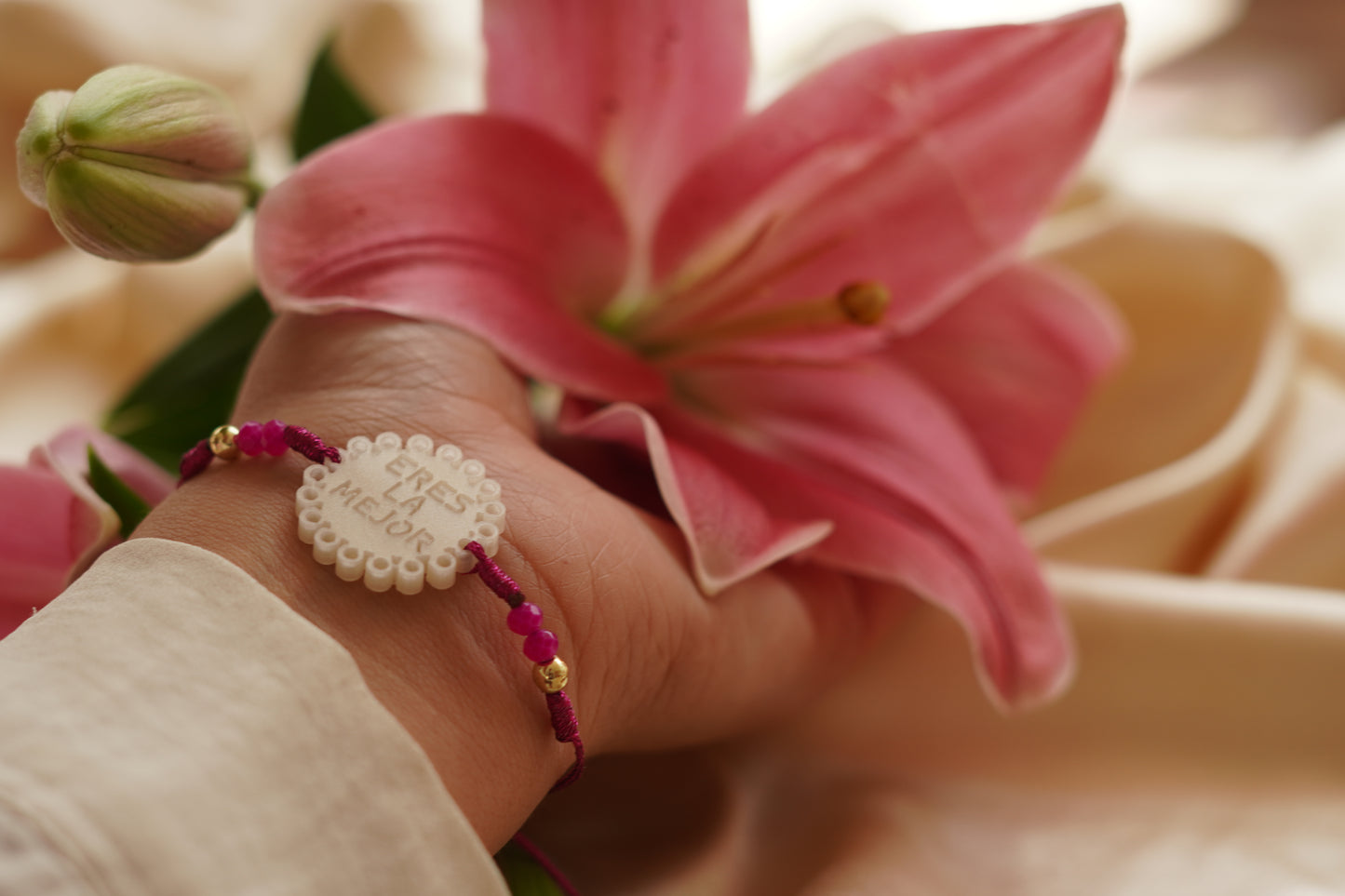 PULSERA ACRÍLICO MEDALLÓN