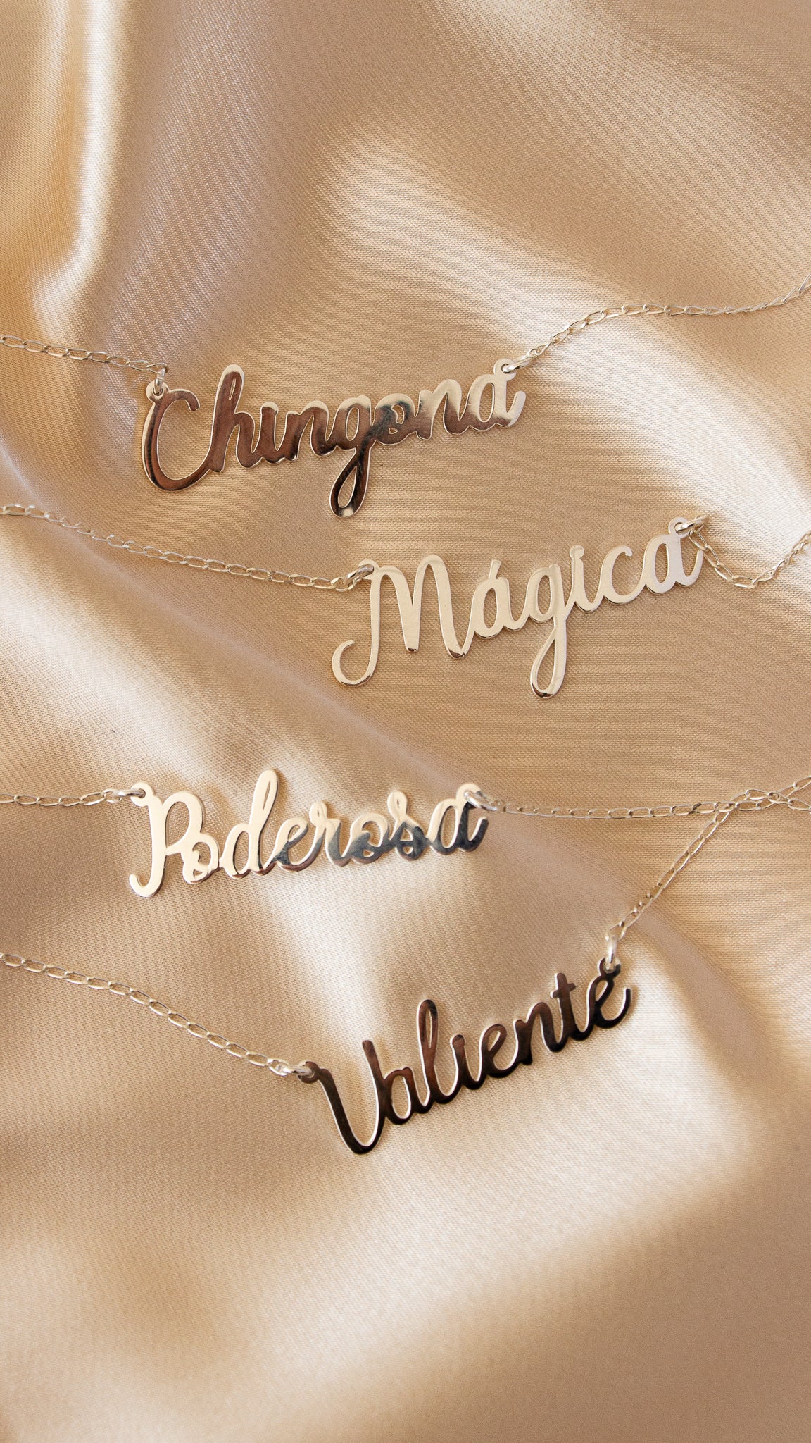 COLLAR PALABRA PLATA