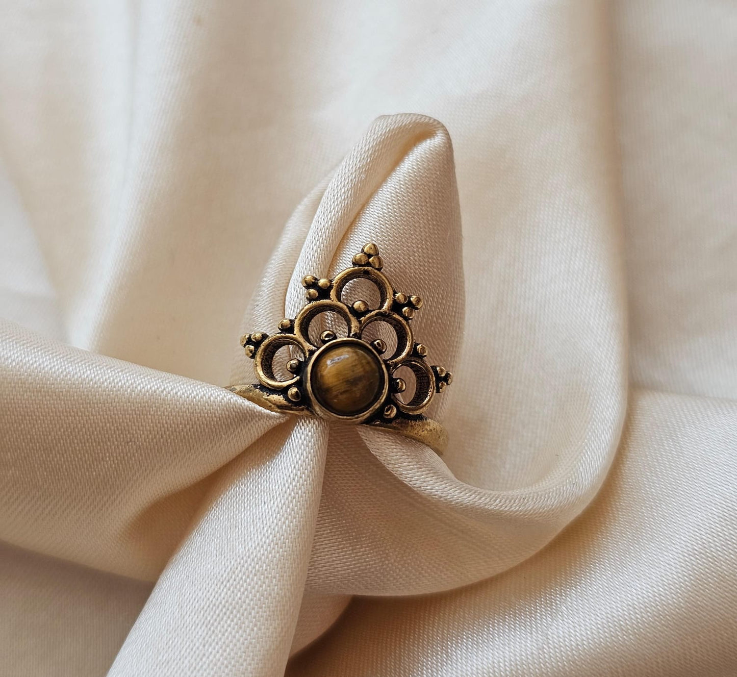 ANILLO OJO DE TIGRE CORONA